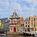 't Veldthuisje Guest house 4*