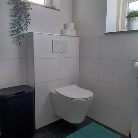 't Veldthuisje 4*