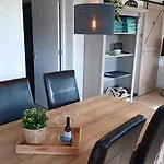 't Veldthuisje بيت ضيافة Uitgeest