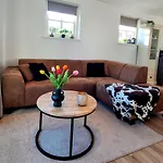 't Veldthuisje بيت ضيافة