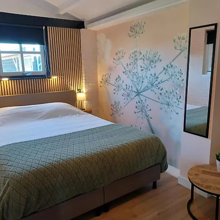 't Veldthuisje Bed and Breakfast